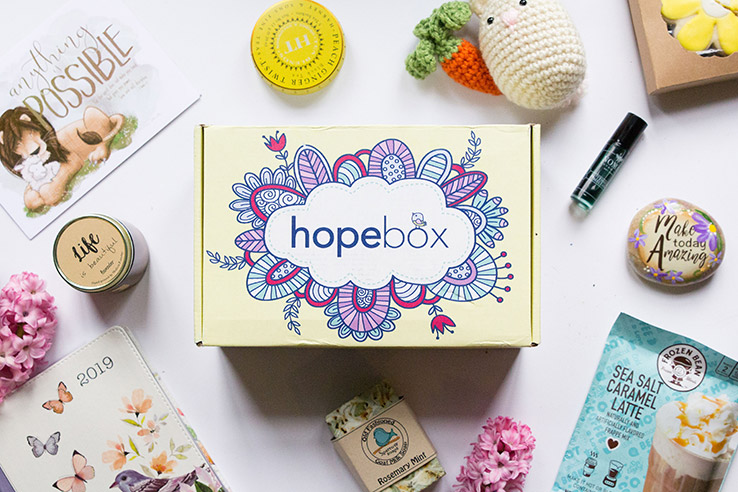 Custom mailer box for Easter by Packlane for Hopebox